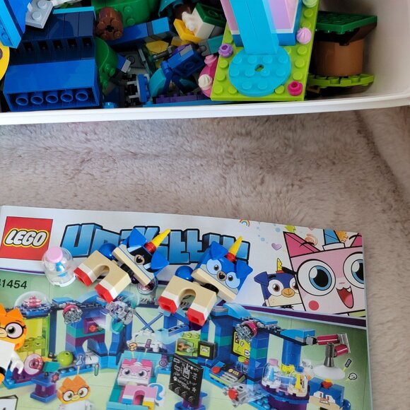 LEGO 41455 & 41454 Unikitty: Unikingdom Creative Brick Box - W/ Booklets & Bin - Picture 4 of 11